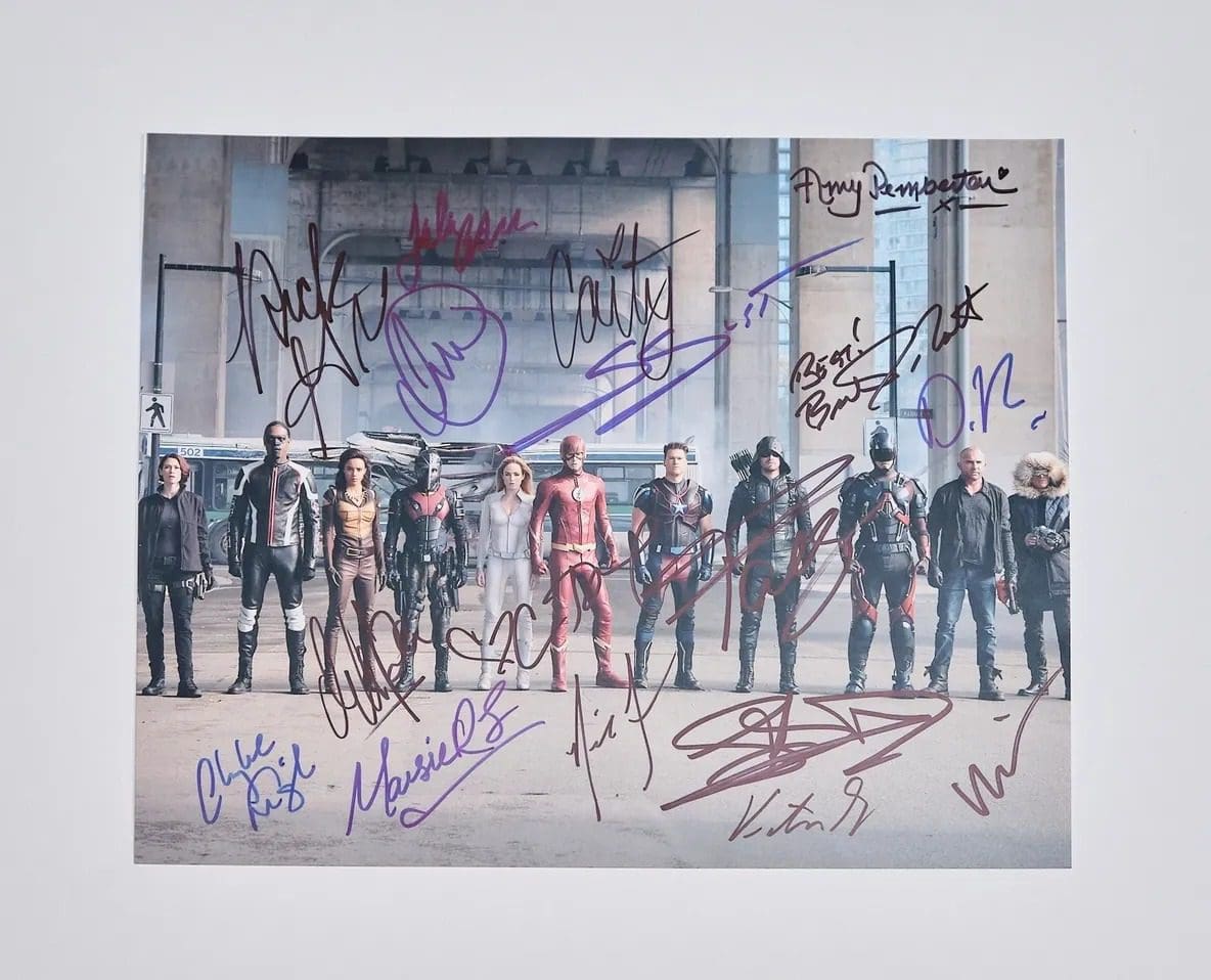 Legends of Tomorrow Autographed 10x8 Photo