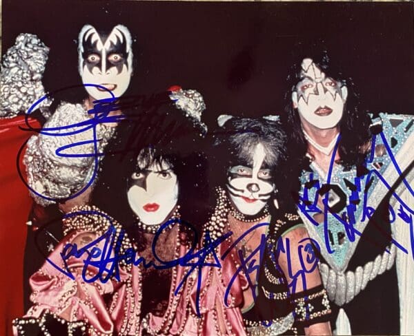 "Kiss" Autographed 10x8 Photo