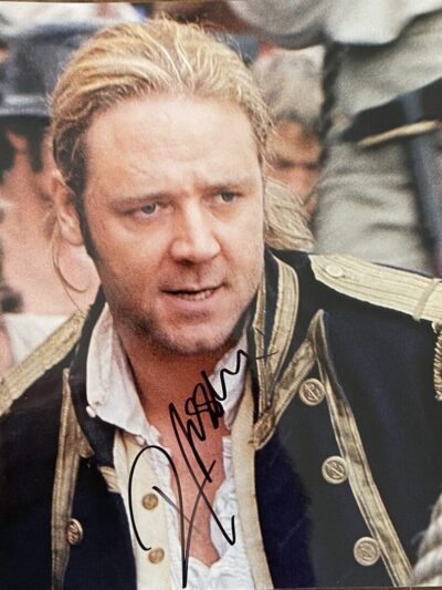"Russell Crowe" Autographed 8x10 Photo