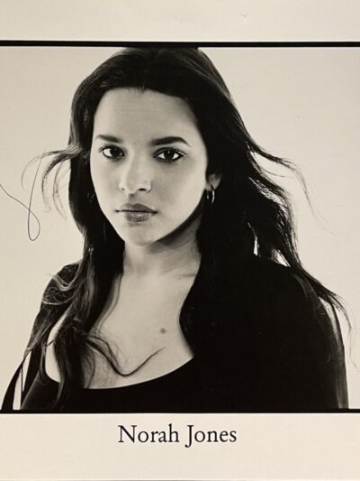 "Nora Jones" Autographed 10x8 Photo