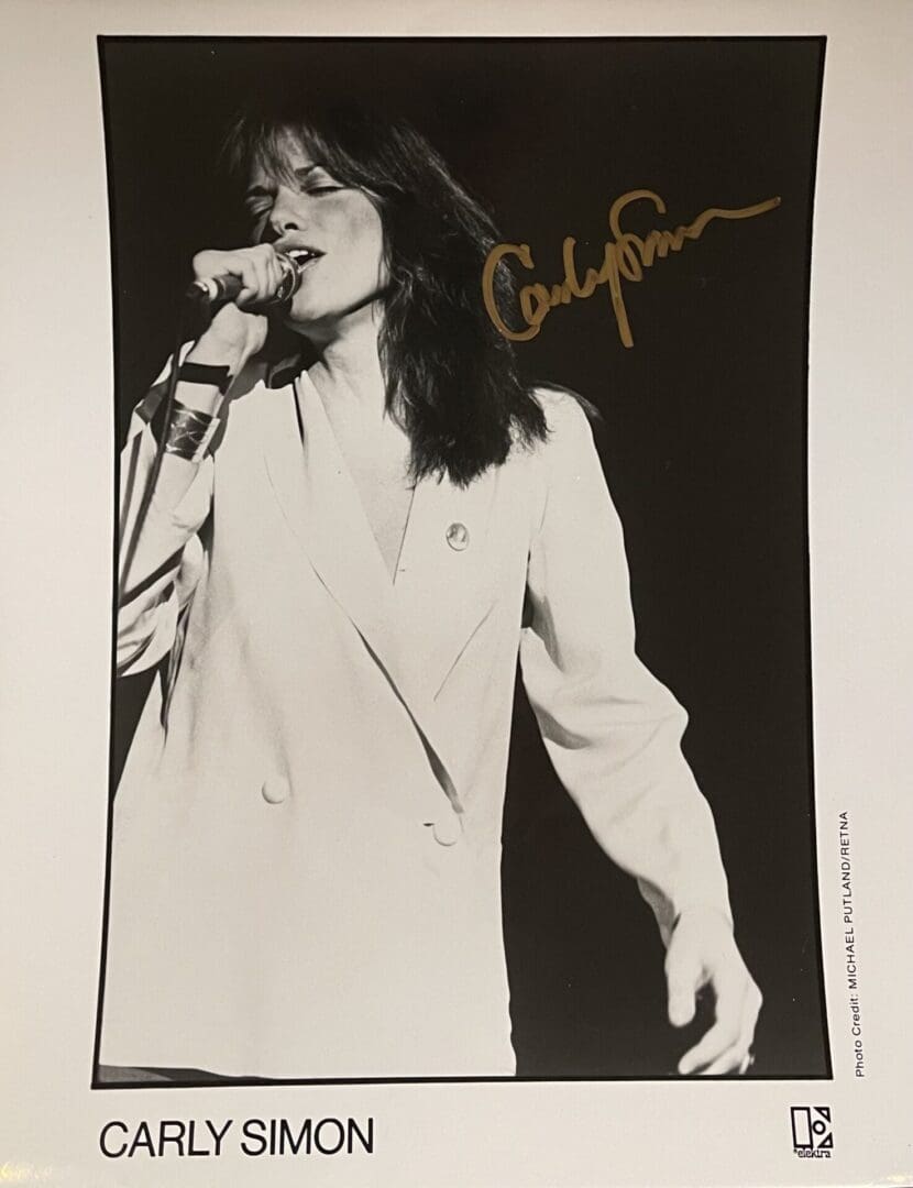 "Carly Simon" Autographed 8x10 Photo
