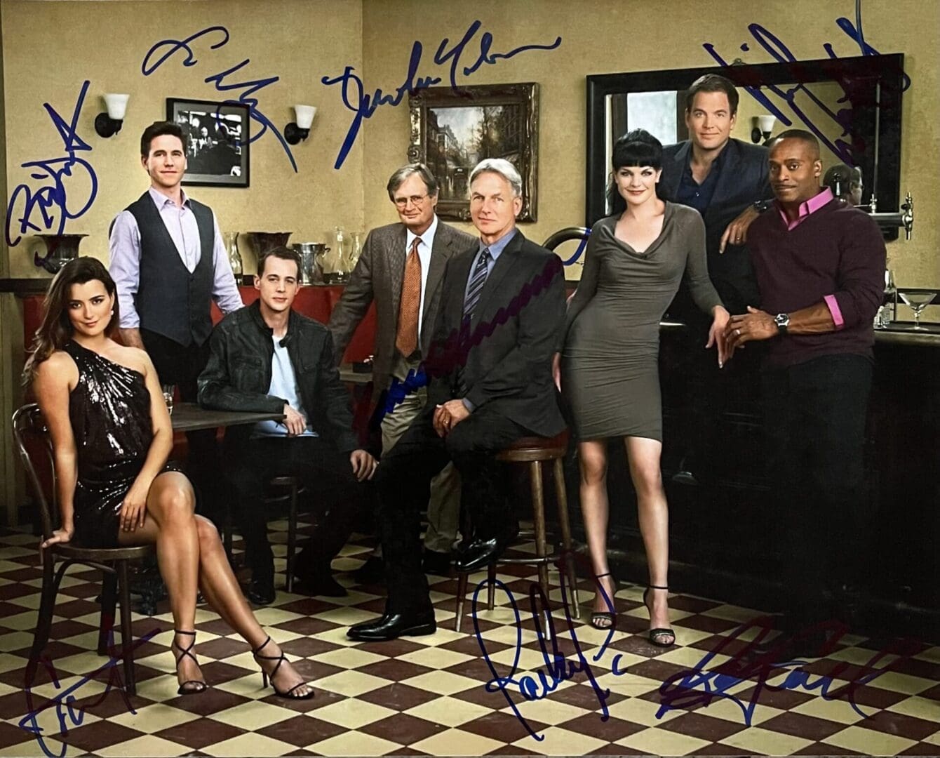 "NCIS" Autographed 10x8 photo