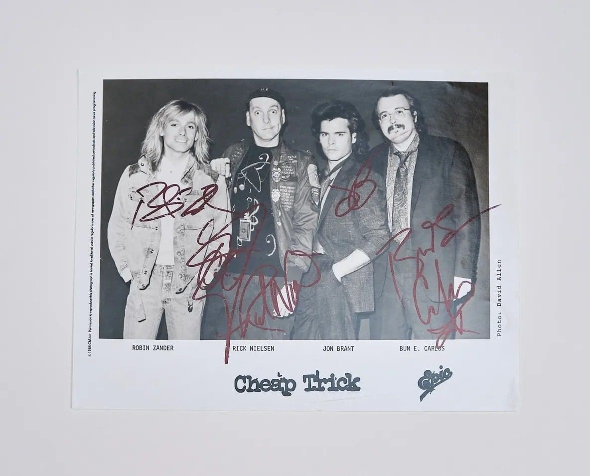 "Cheap Trick" Band Signed 10x8 Photo