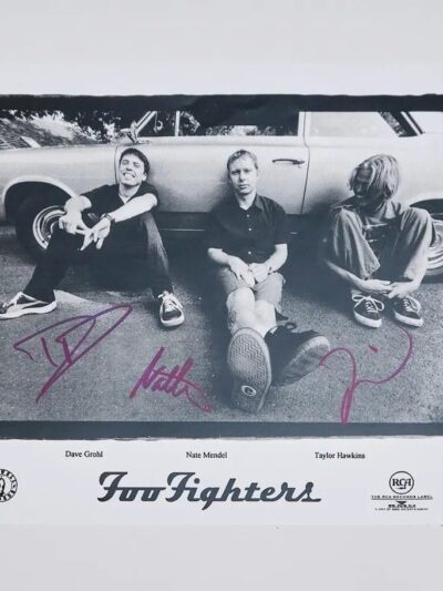 "Foo Fighters" 10x8 Autographed Photo