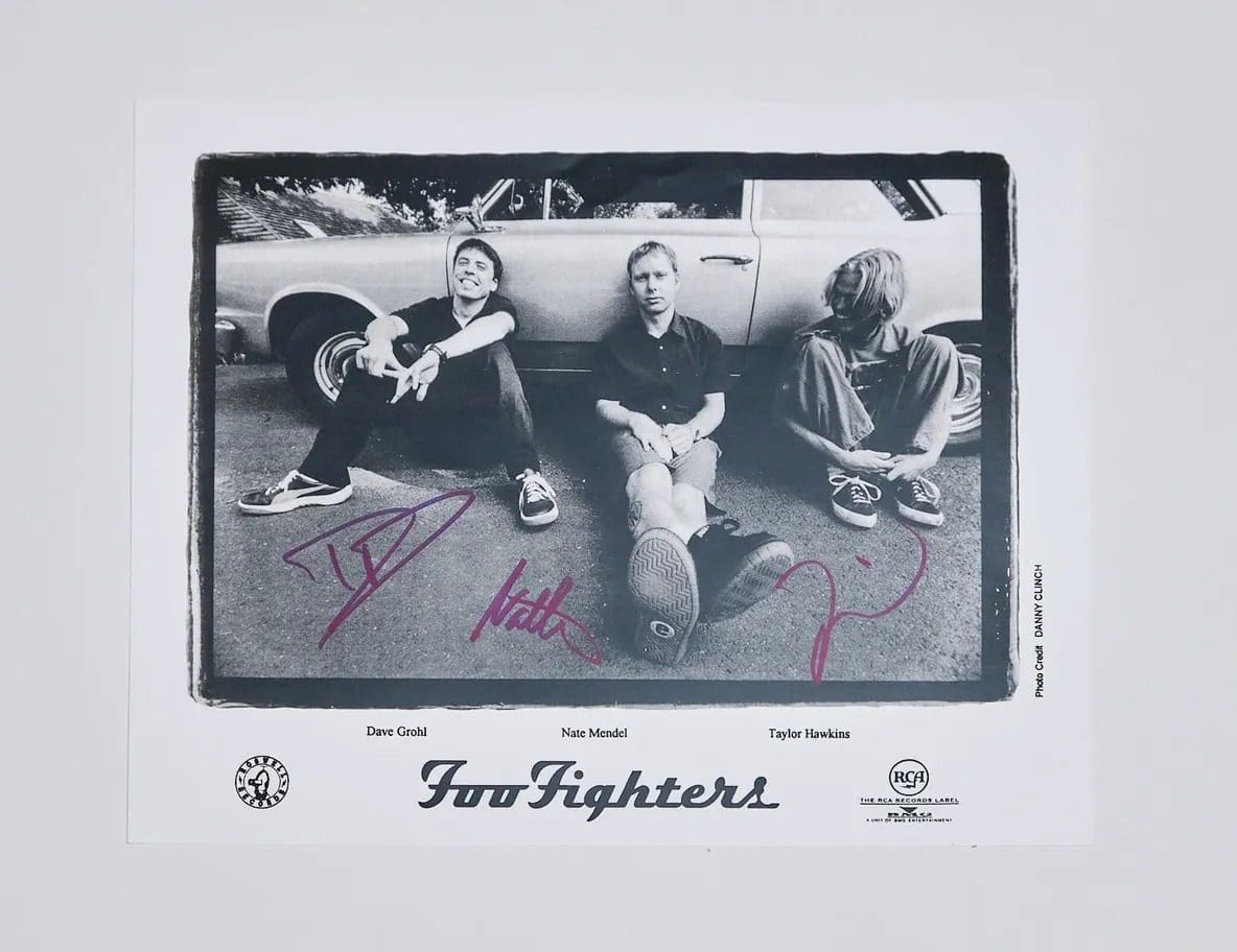 "Foo Fighters" 10x8 Autographed Photo