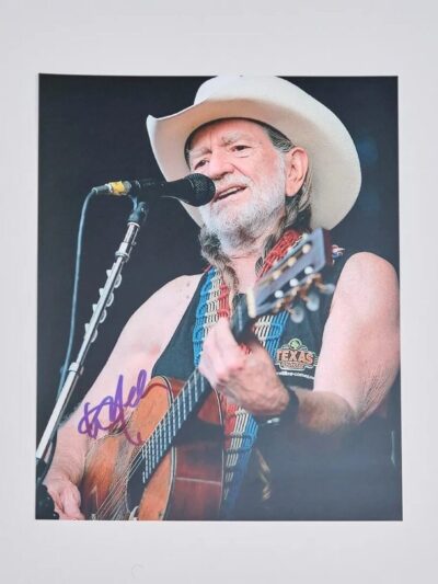 "Willie Nelson" Autographed 8x10 photo