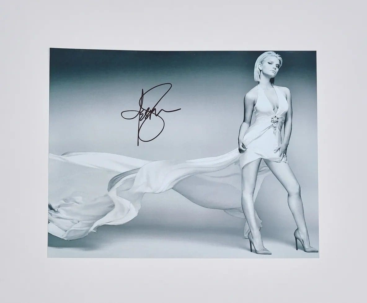 "Jessica Simpson" Autographed 10x8 Photo