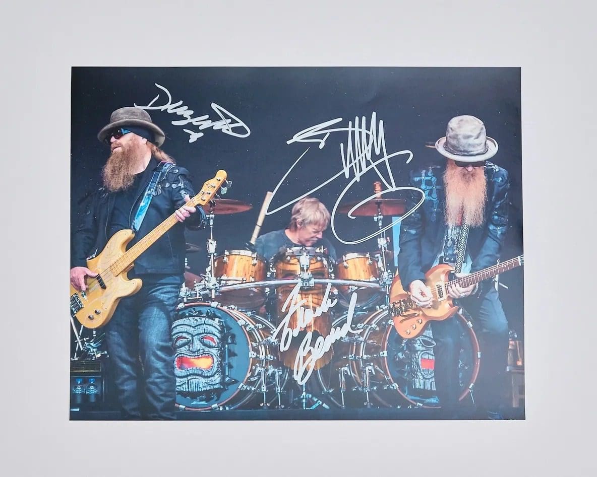 "ZZ Top" Autographed 10x8 Photo