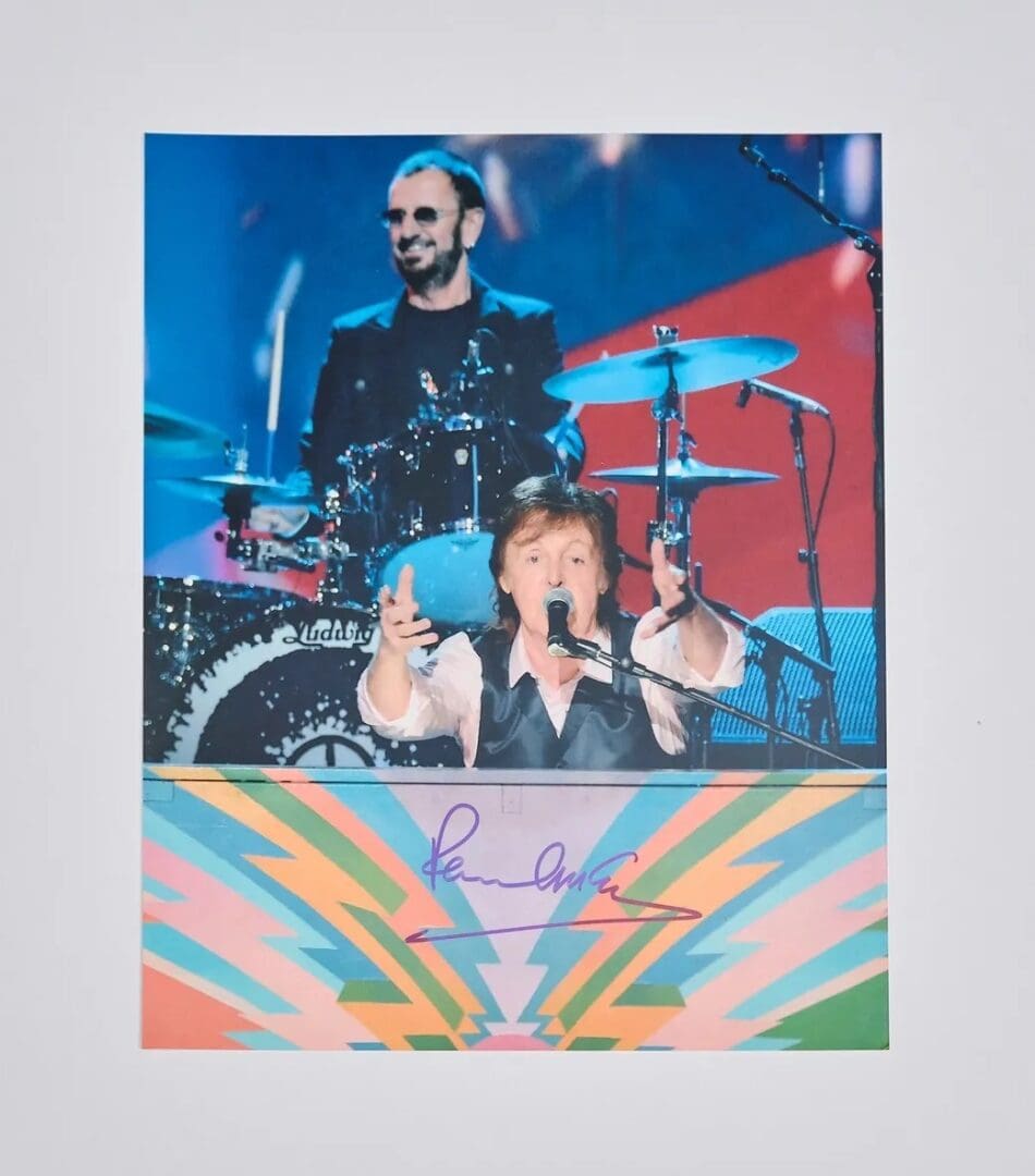 "Paul McCartney" Autographed 8x10 Photo