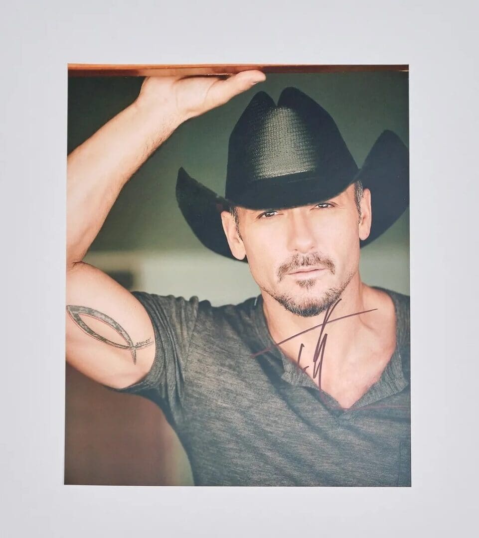"Tim McGraw" 8x10 Autographed Photo