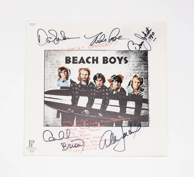 "Beach Boys" Autographed Album "Wow Great Concert!"
