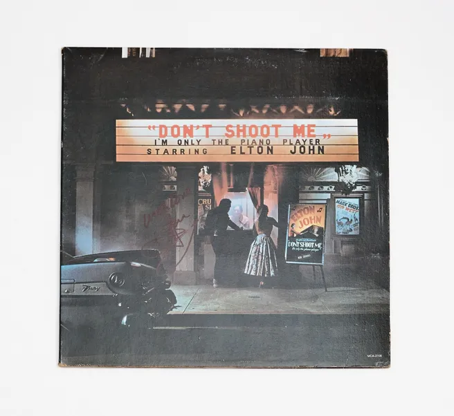 "Elton John" Signed Album "Don't Shoot Me I'm Only The Piano Player"