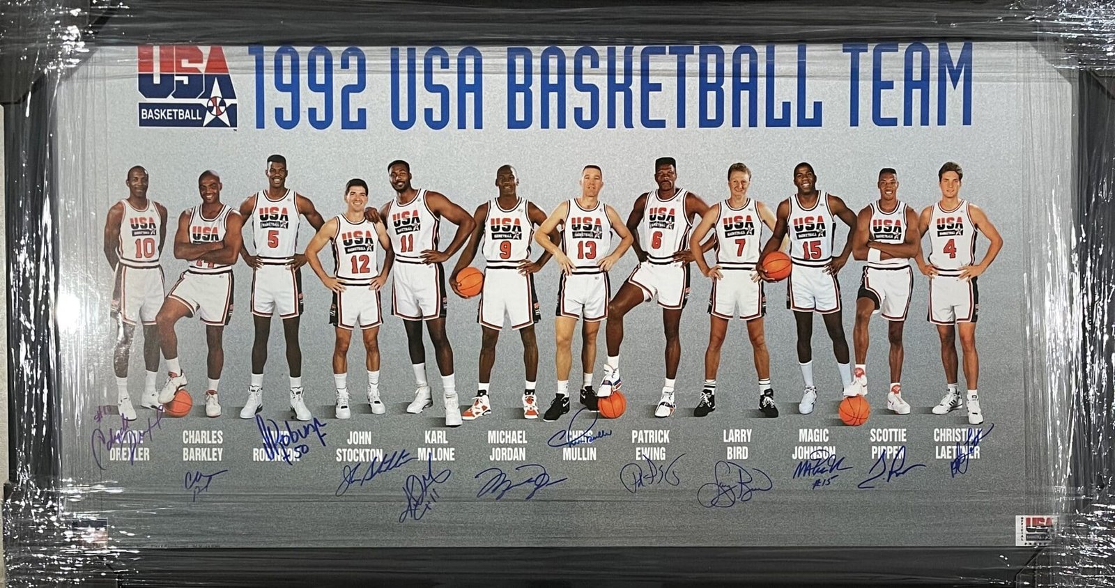 1992 USA basketball team group photo.