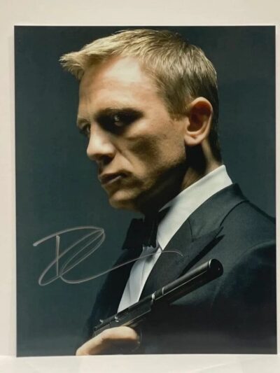 Daniel Craig Autographed 8x10 Photo